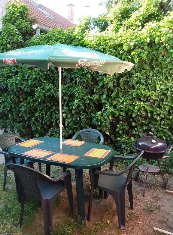 Minigarden Hause Apartment Eger